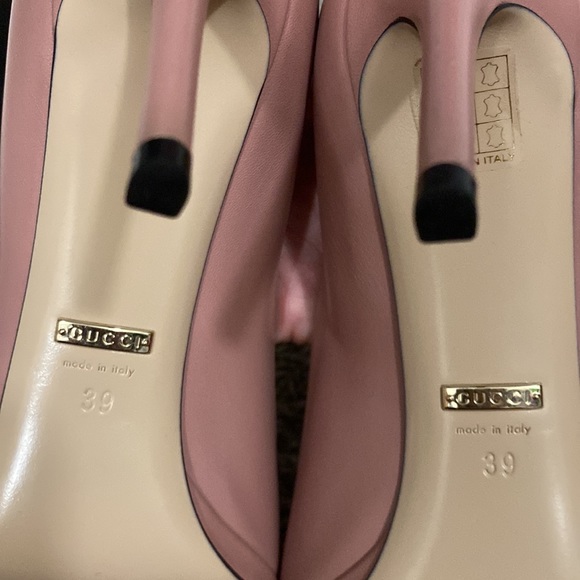 Gucci horsebit heels,size 9 ,used once,normal wear and tears - Picture 4 of 10